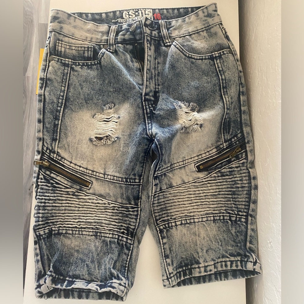 Gs-115  Distressed Gray Denim Shorts